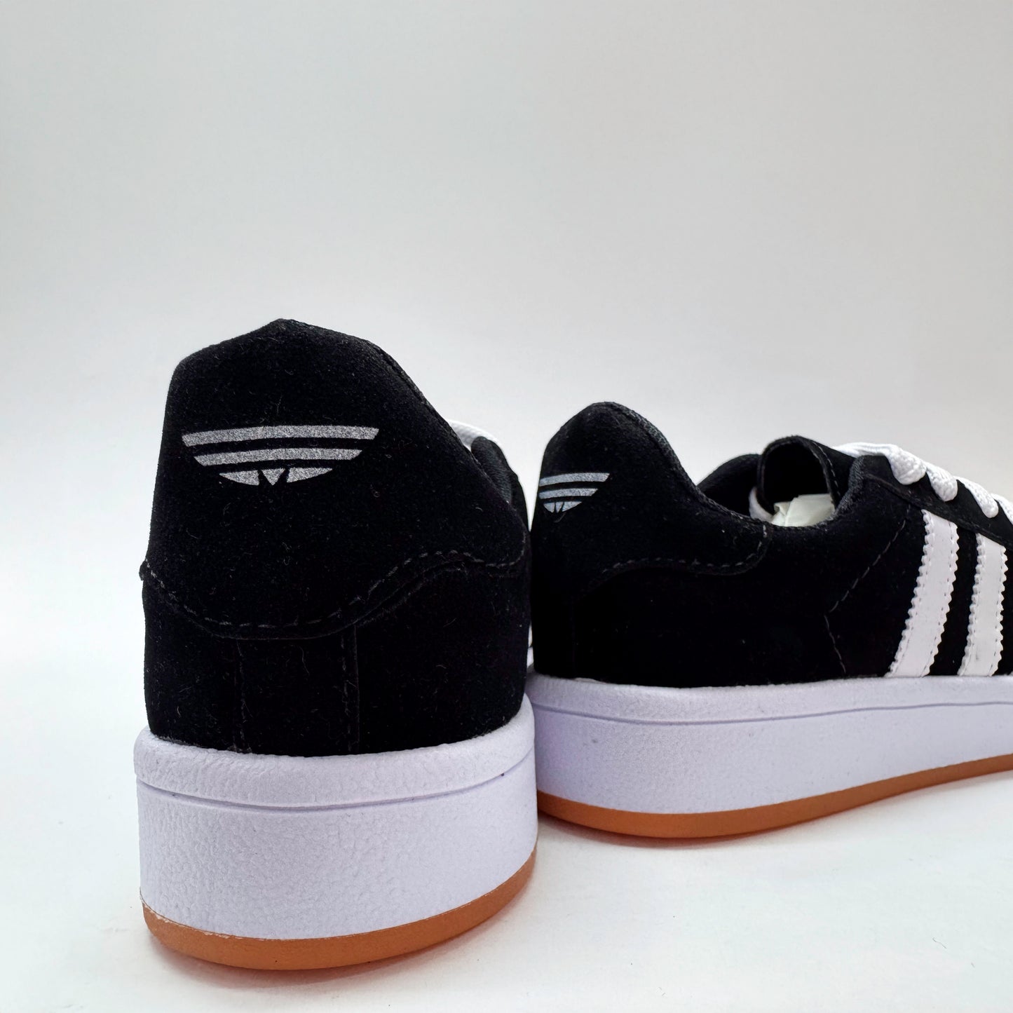 tenis campos negro blanco