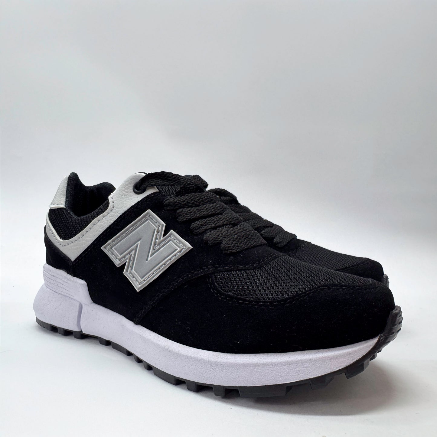 tenis f08 negro gris