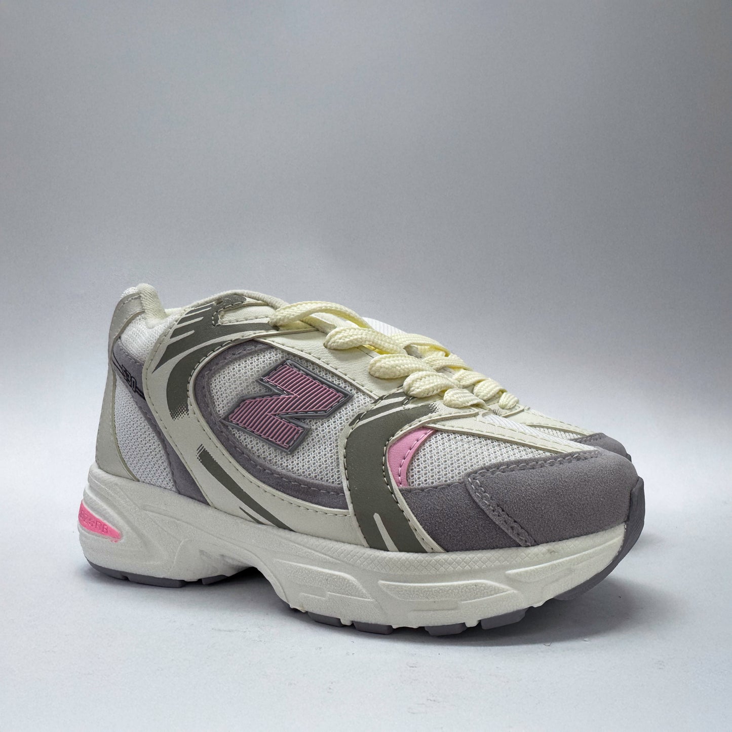 tenis 530 blanca rosada gris