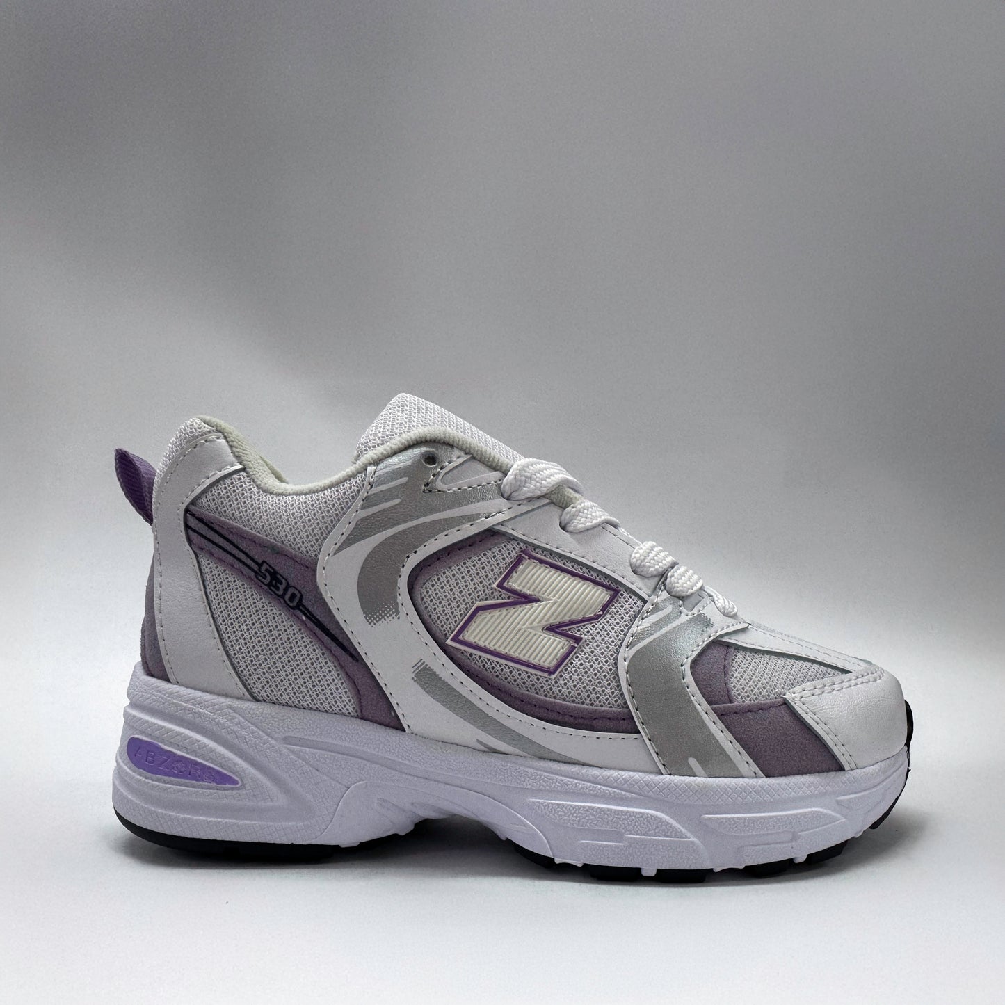 tenis 530 blanco morado