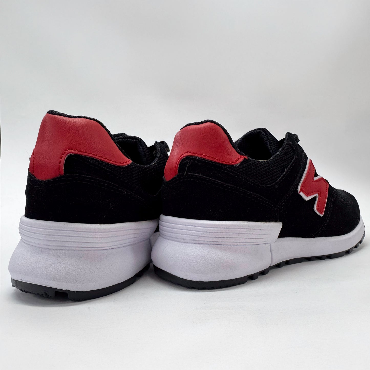 tenis f08 negro rojo